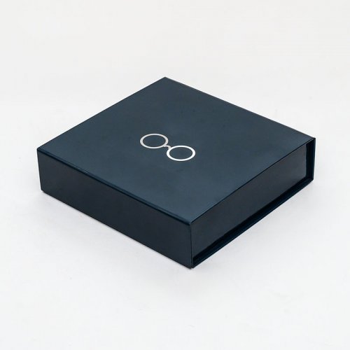 Rigid gift box